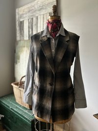 Black & Neutral Plaid Vest, Sleeveless Blazer - Size XL / 1X