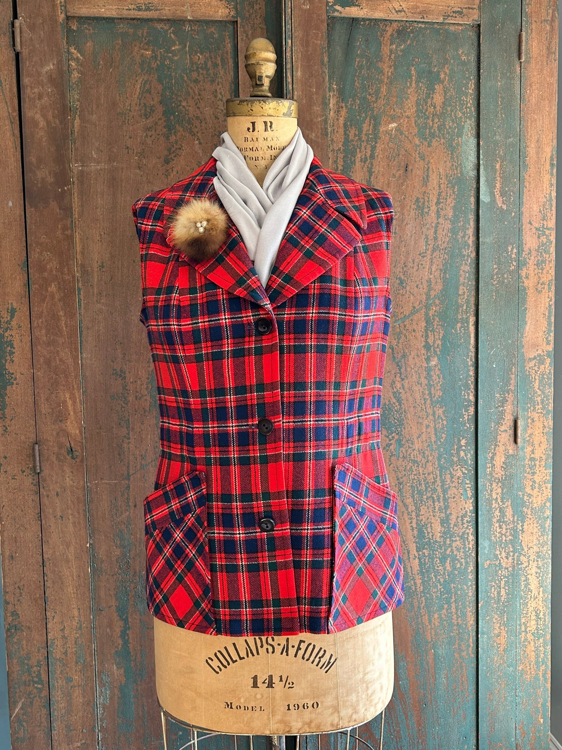 Red Tartan Wool VEST, Waistcoat, Guillet, Sz Medium Recycled, Eco-Friendly Fashion, Vintage Piece