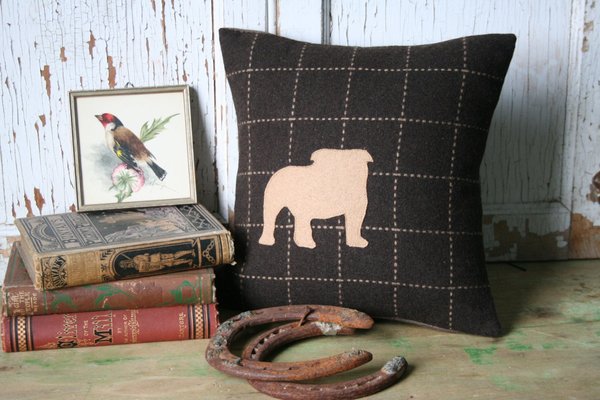 Bulldog PILLOW COVER - Silhouette, Recycled Wool, Sustainable, Handmade